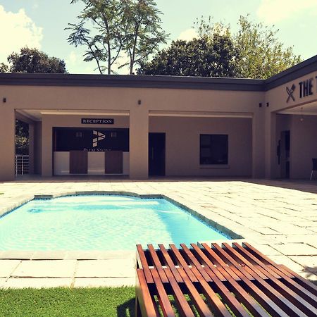 Palm Swift Luxury Accommodation Brits Kültér fotó